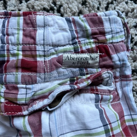 Abercrombie & Fitch Plaid Shorts Red White Casual Slightly Distressed Men’s 32 - Picture 6 of 16